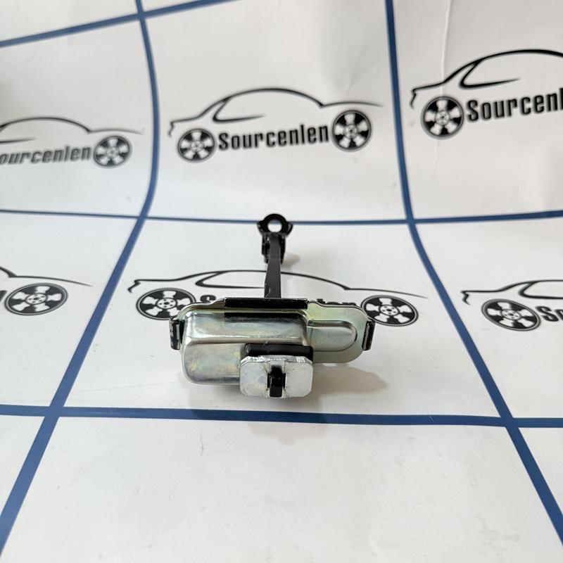 Brand New Genuine Front Door Limiter Hinge Stop For Kia Cerato Forte SHUMA KOUP 793801M200 793901M200 79380-1M200 79390-1M200