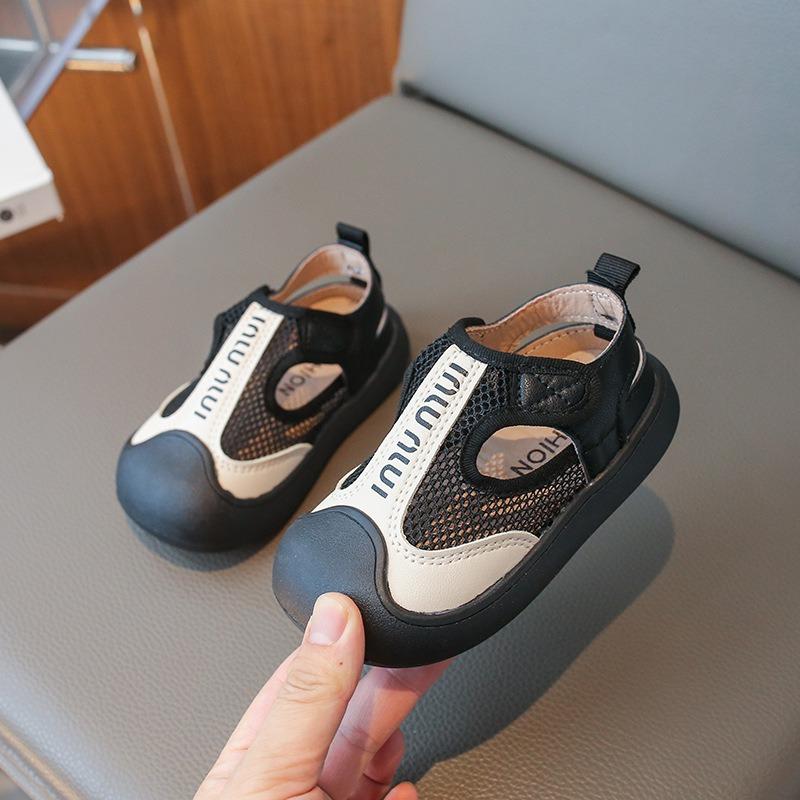 Kindersandalen Sommer Neuankömmlinge, Geschlossene Zehen Strand Schuhe, Unisex Weiche Sohle Netz Stoff Freizeit Baby Sport Sandalen.