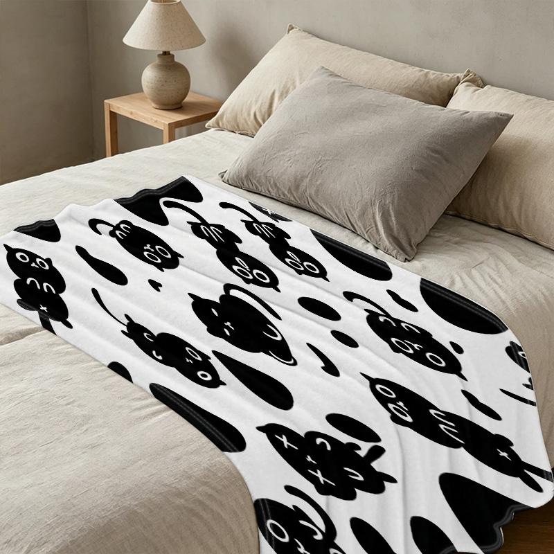 Cartoon Cats Flannel Throw Blanket – No Shedding Soft Warm Cozy, Perfect for Home, Sofa, Nap, TV Watching, Christmas & Halloween