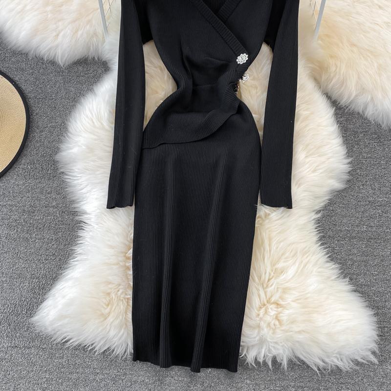 RUGOD Jarní a podzimní nové Retro elegantní a sexy Slim Fit Pletené šaty s dlouhým rukávem a výstřihem do V