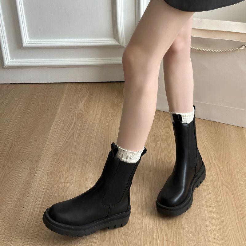 Internet celebrity explosion comfortable short boots medium boots 2025 autumn and winter round head women's Martin boots
