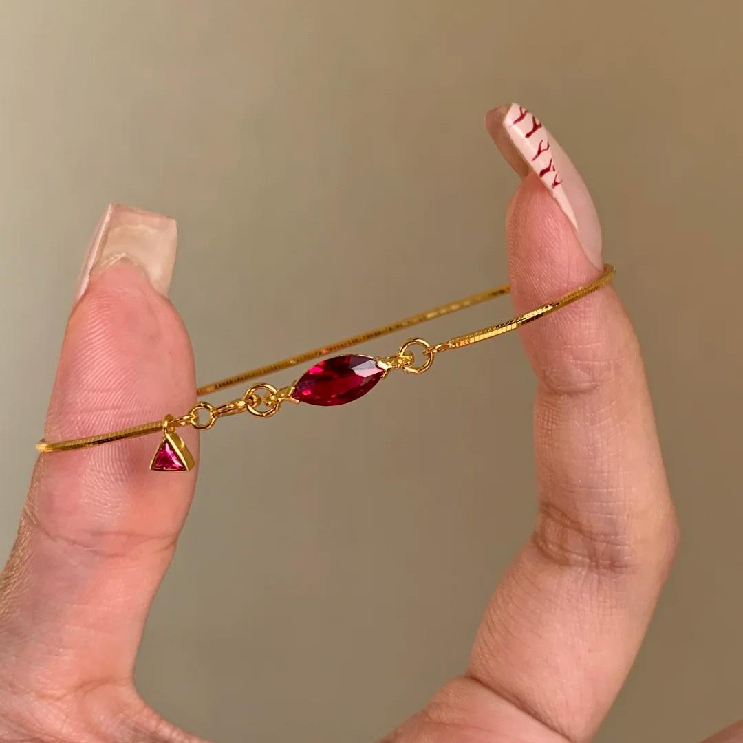 

New in Charms Diamonds Inlaid Horse Eye Ruby Snake Bone Bracelets for women Water Drop Minimalist bracelet Party Jewelry Gift червоний