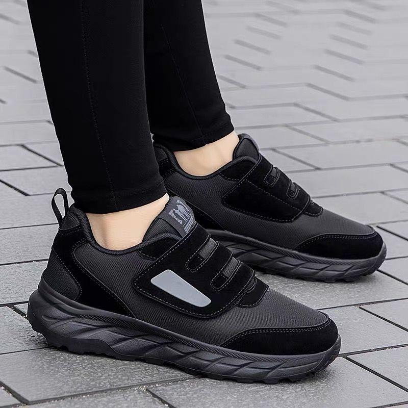 Spring and Summer Soft-soled Shoes In Walking Sports Shoes