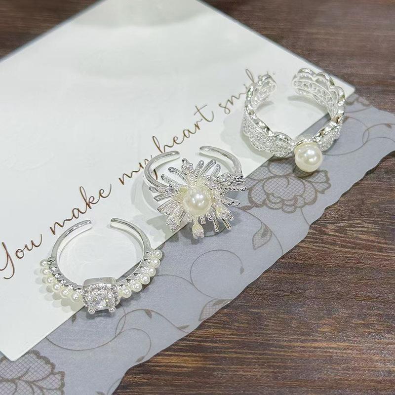 Fireworks Bright Trend Bead Inlaid Personality Ring Women'S Light Luxury Temperament Small Sugar Cube Cold Wind Index Finger Ring