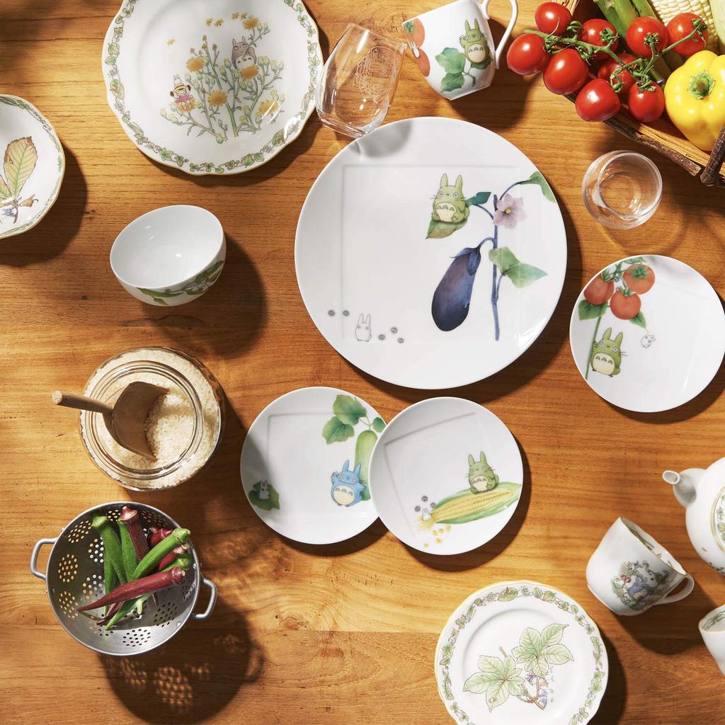 Noritake Velký talíř Lilek Průměr: Cca. 27 cm, výška: Cca. 3cm Vhodné do mikrovlnné trouby Vhodné do myčky nádobí 1704-1LVT9930A