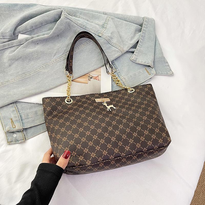 

Женская сумка новая ретро нишевая портативная личность трендовая большая вместимость модная дорожная сумка на плечо сумка-тоут коричневый