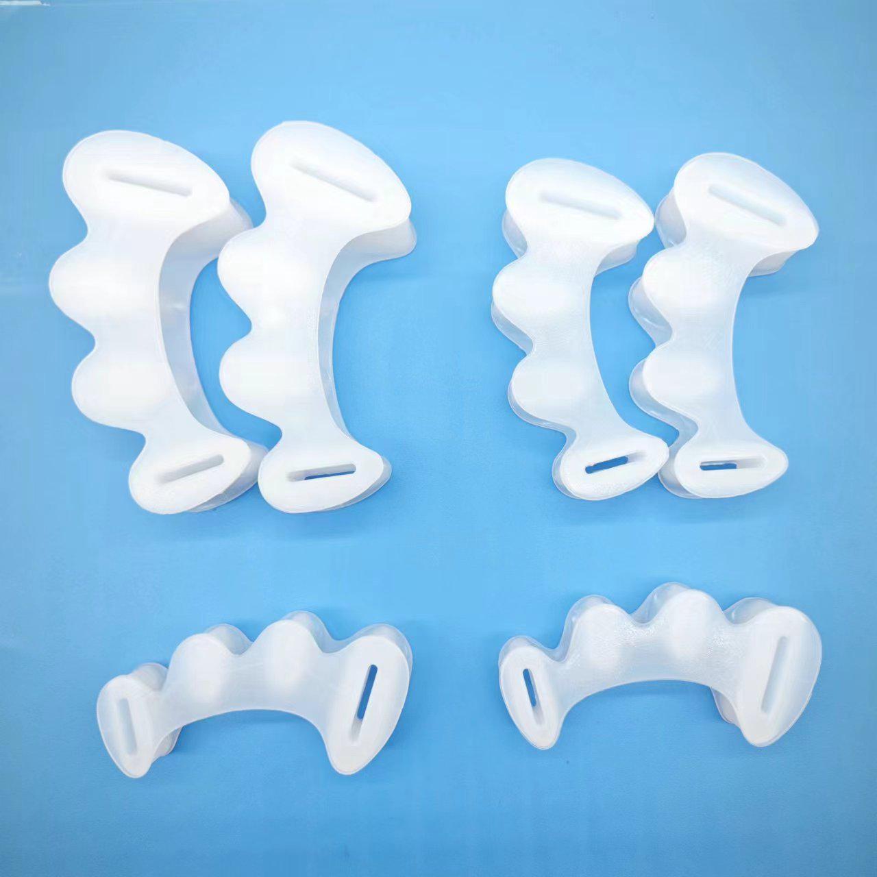 

Silicone Three-Hole Toe Separator & Corrector for Day and Night Use Small/Length 6.8 CM