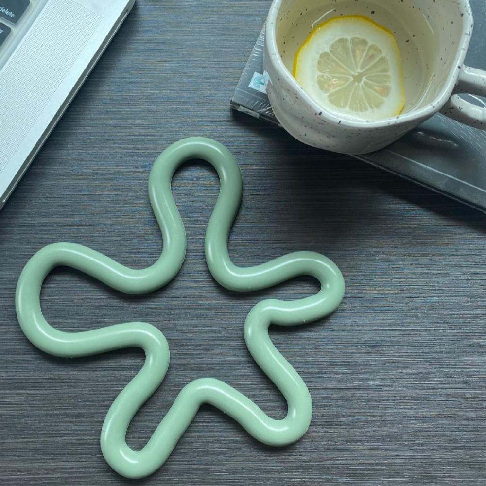 

Silicone Cup Pad Geometrical Pot Holder Creative Table Placemat Handicrafts Gift белый