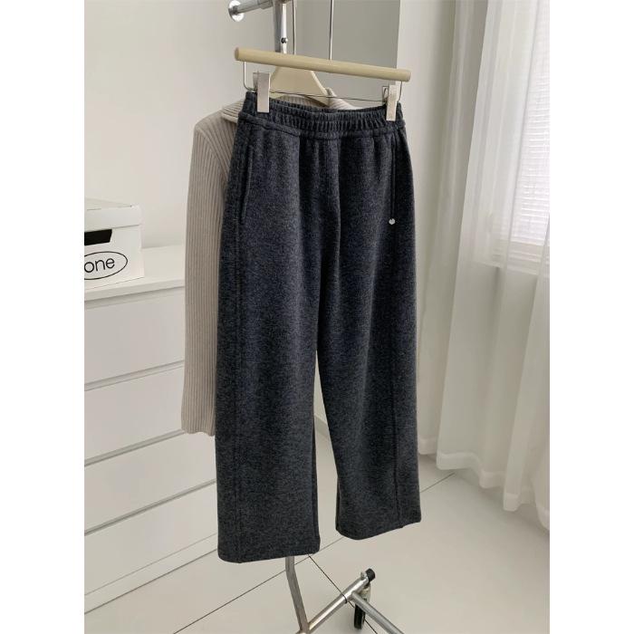 

Women s Plus Size Winter Velvet Wide-Leg Pants - Casual, Solid Color, Straight Leg 3XL темно-сірий