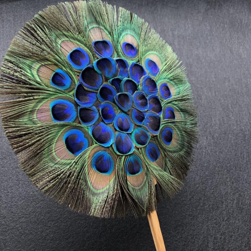 Elegante Leque de Pena de Pavão Leque de Festival Cultural Para Apresentações de Palco Traje Tradicional e Adereços de Fotografia