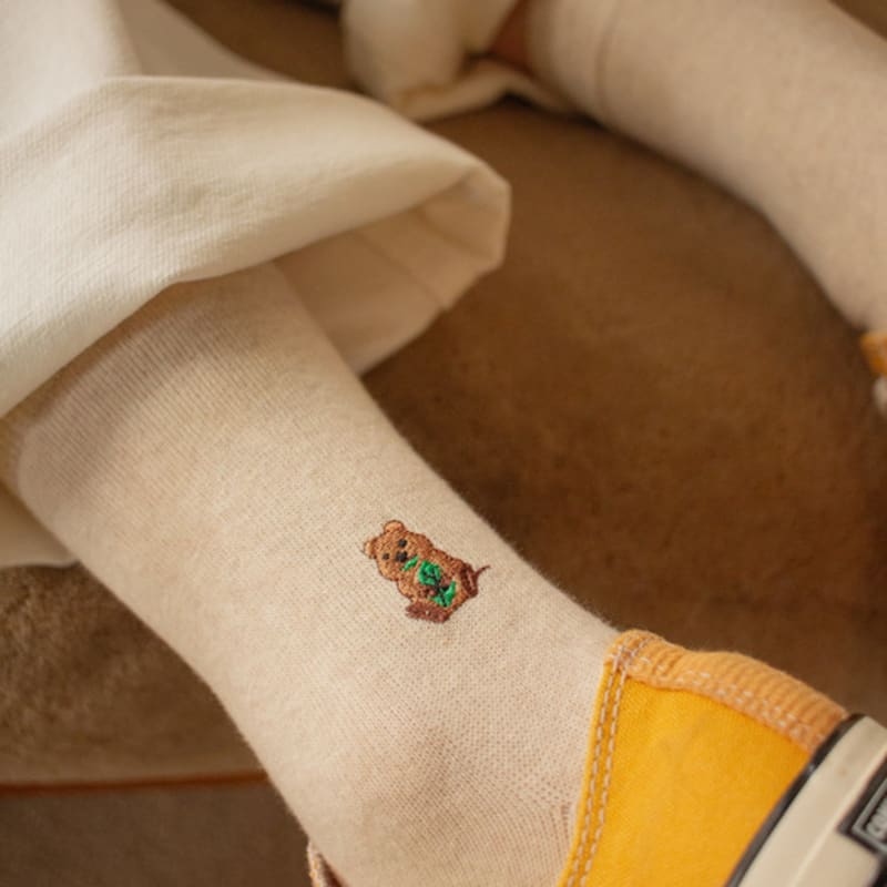 SNOOZY Quokka Emoji Embroidered Socks (Oatmeal)