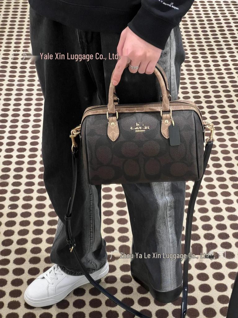 Bolsa Travesseiro Coach Rowan 25 Boston: Bolsa de Mão Clássica Monograma de Grande Capacidade & Bolsa Transversal de Ombro