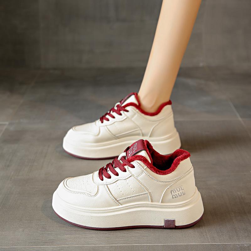 Muffin Platform White Shoes Women's Spring and Autumn 2025 New Korean Version Internet Celebrity Casual Student Board Shoes Women Ins Tide