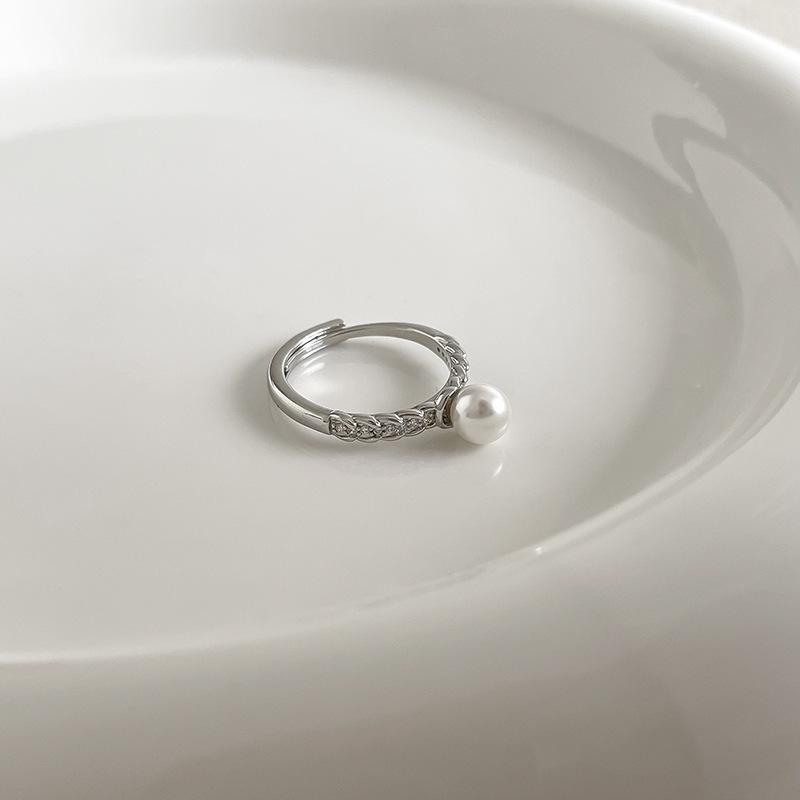 Elegant Adjustable Pearl Ring - Light Luxury Style for Women