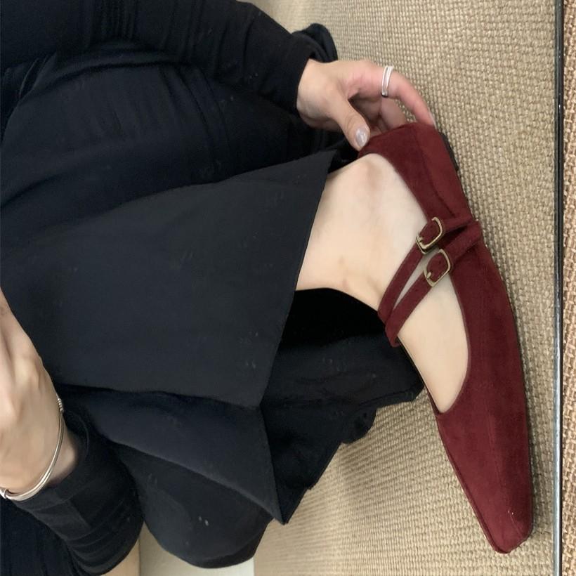 New Medium Heel Small Leather Shoes Beef Tendon Sole Large Size Comfortable Wedge Heel Square Head Buckle Casual Four Seasons Wear Women's Single Shoe