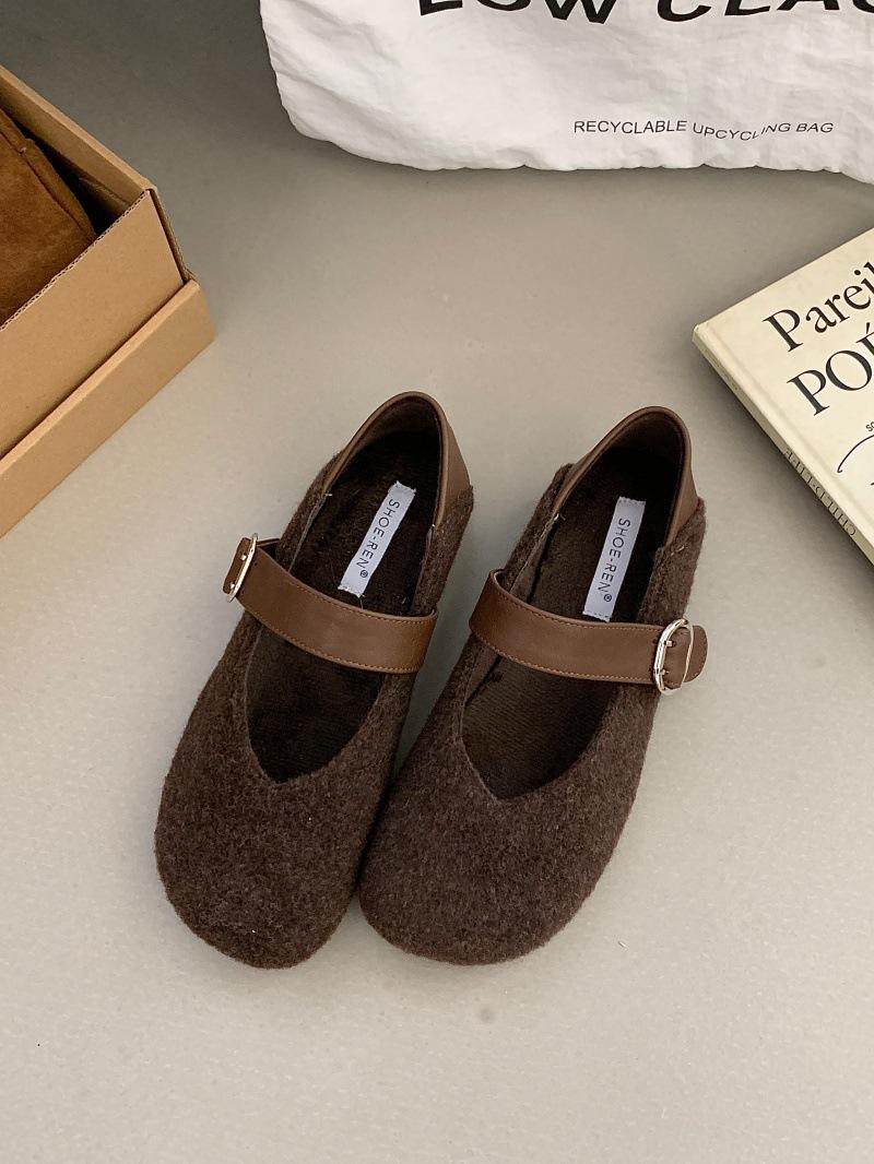 

2025 new suede retro shallow mouth single shoes women s autumn and winter round head flat bottom comfortable one-word buckle with Mary Jane shoes 39 темно-коричневого