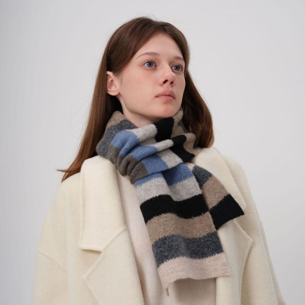 Gentle atmosphere, warm and versatile contrasting colors, striped wool knitted scarf, female autumn and winter couple scarf