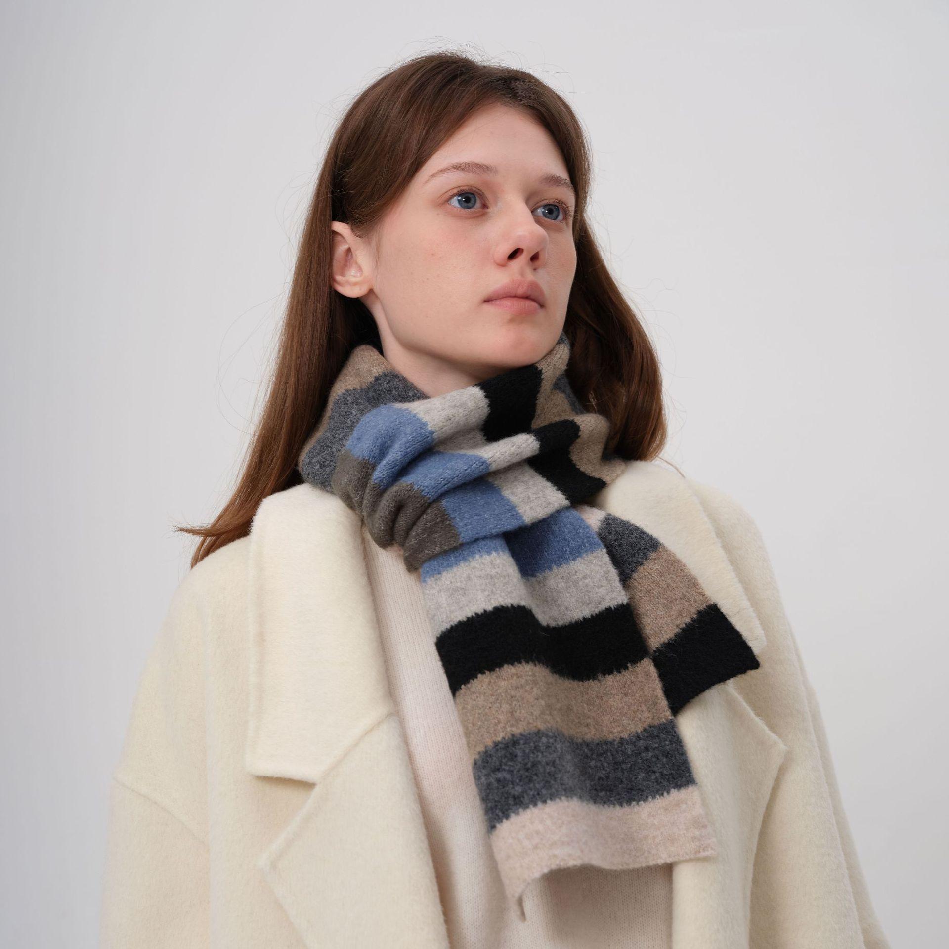 

Gentle atmosphere, warm and versatile contrasting colors, striped wool knitted scarf, female autumn and winter couple scarf