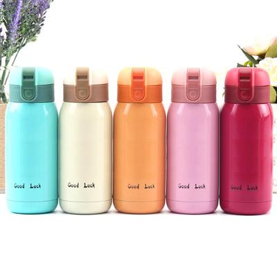 Isolierter Becher aus 304 Edelstahl mit Tragebanddeckel - Wasserflasche für Schüler, Paare und Kinder