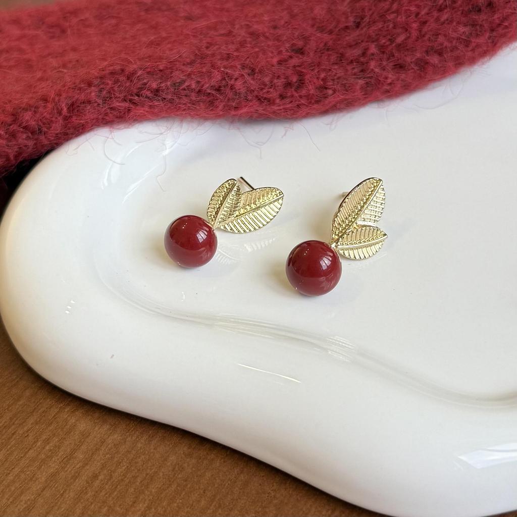 Women's 2025 Hong Kong Style Red Glaze Earrings: Retro, High-Class, Brightening Ear Ornaments