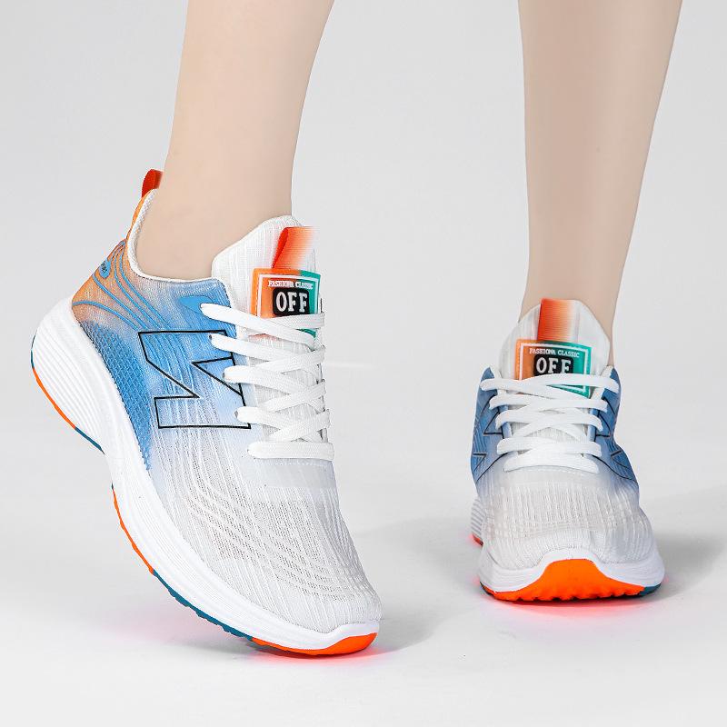 Удобные студенческие кроссовки — фото 10