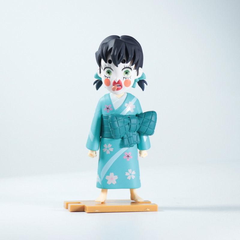 Jucării și figurine anime desenate de Tanjirou, Zenitsu și Inosuke din 'Demon Slayer' ca ornamente decorative de birou