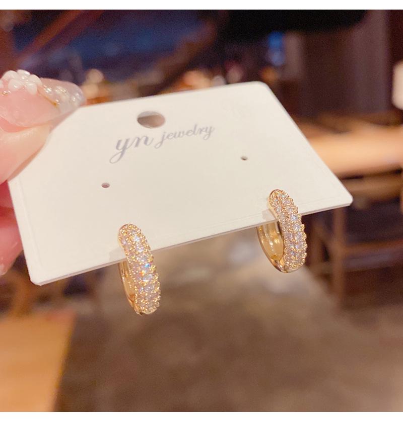 Elegant Micro-Inlaid Zircon Pearl Earrings - Exquisite, Fashionable, and Versatile Light Luxury Accessories