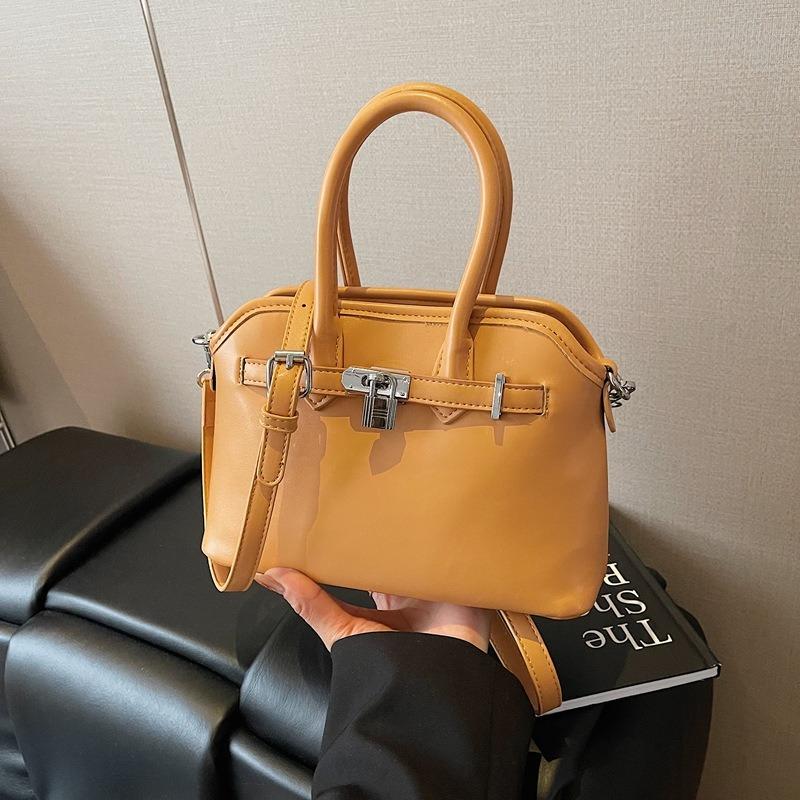 New Fashionable Versatile Simple Retro Portable High Sense Daily Commute Casual Shoulder Messenger Bag Bag