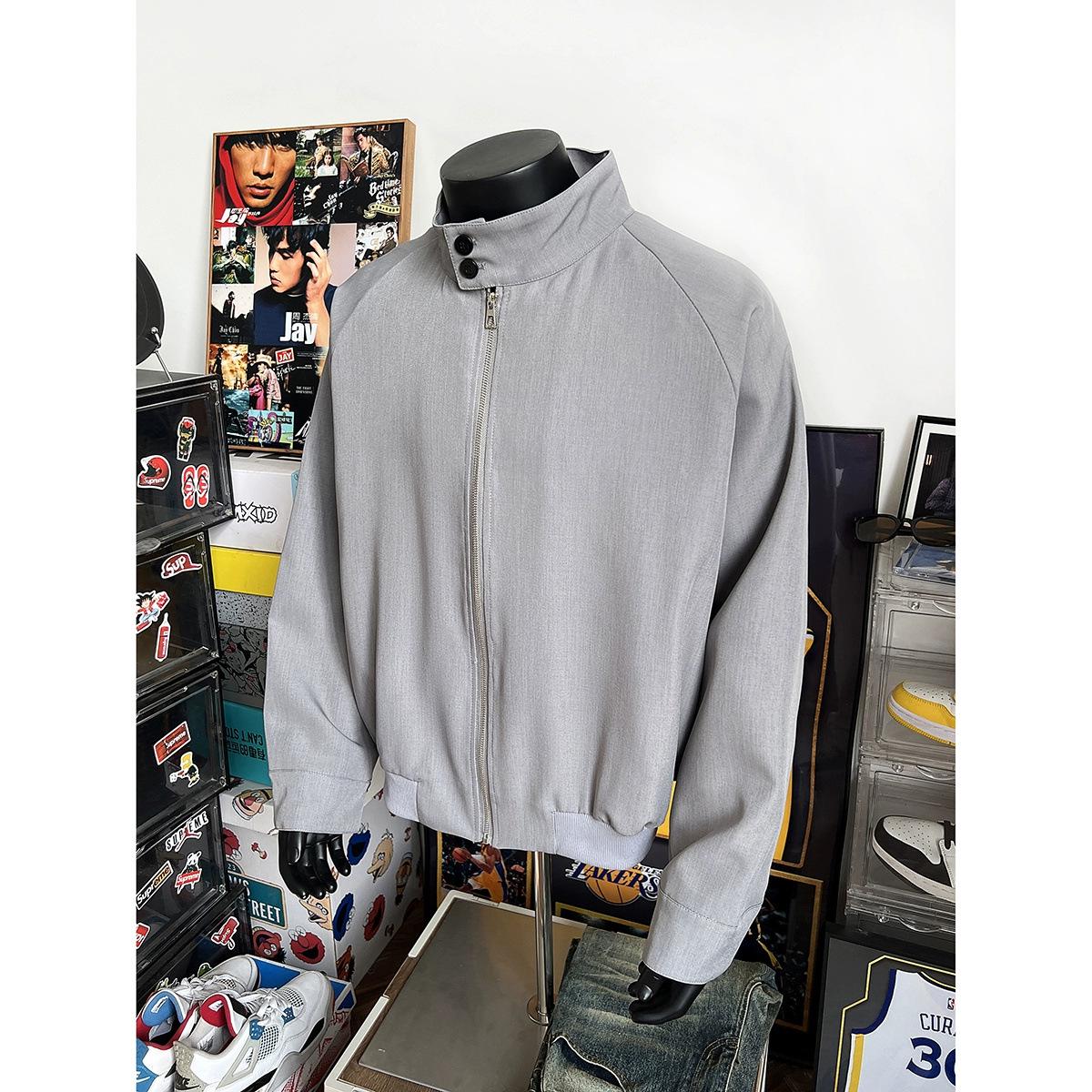 

Hermitcreate Men s Deconstructed Harrington Jacket - Spring Style, High-End, Rebellious, Handsome with Stand Collar and Padded Shoulders. Triple Extra Large сірий колір