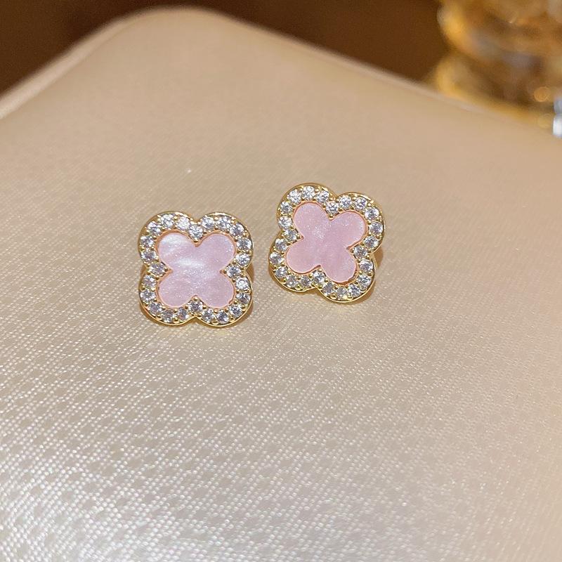 

Real gold electroplated zircon flower stud earrings light luxury simple earrings sweet temperament earrings women