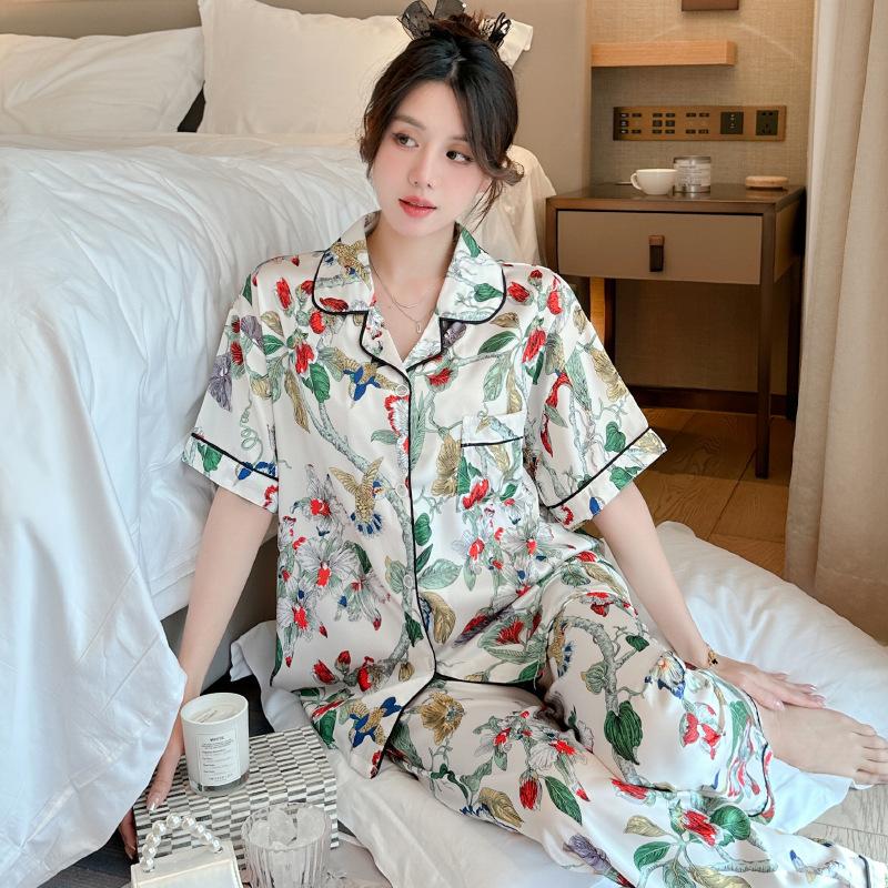 Retro High-End Simulation Silk Pajamas Women'S Spring And Summer Ice Silk Light Luxury Flower Thin Short-Sleeved Loungewear