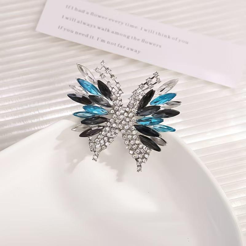 

Blue Black Gradient Butterfly Brooch With Full Diamond Craftsmanship Three-dimensional Design Light Luxury Style Coat Accessory