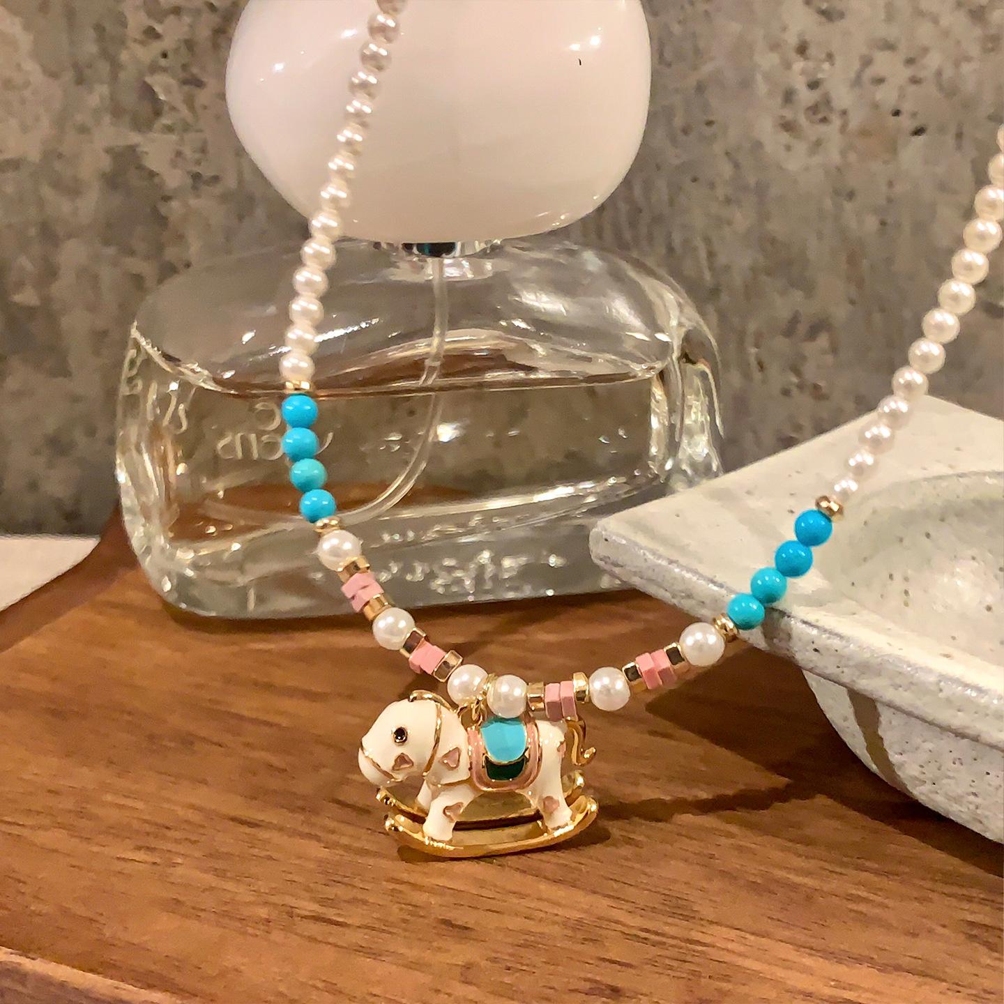 Autumn and winter new pony pearl necklace sweet and elegant temperament natal year collarbone chain necklace women