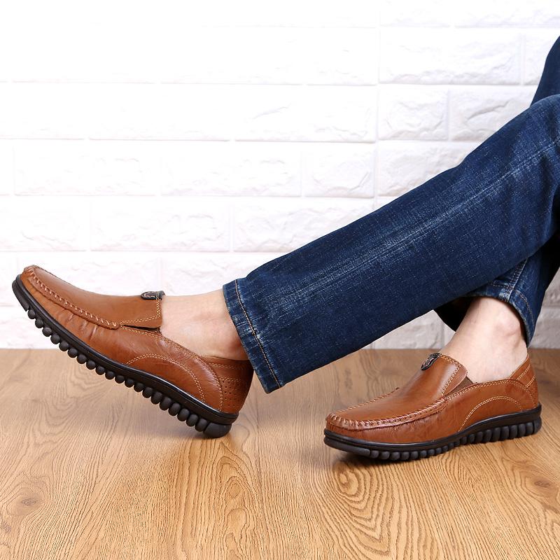 Genuine Leather Men's Casual Shoes 2024 New Round-Toe Luxury Loafers Men Brand Designer Driving Moccasin Men Soft Flats Retro