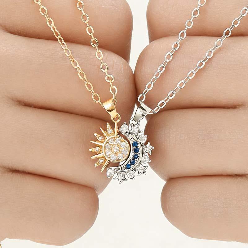 2er Set Niedliche Romantik Edelstahl Zirkon Stern Mond Umarmung Anhänger Halskette für Damen Herren Jubiläumsgeschenk Freund Schmuck