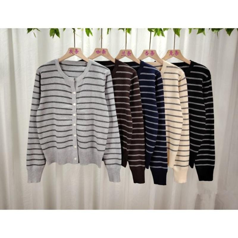 Early Autumn New Striped Cardigan, V-neck Long-sleeved Knitted Sweater Base Coat