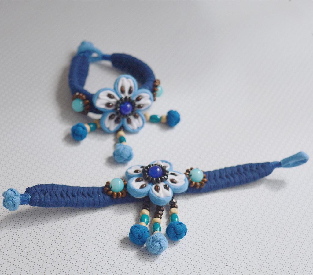 Yunnan Dali Handgefertigtes Ethnisches Batikstoff-Armband - Blau & Weiß Reiseschmuck