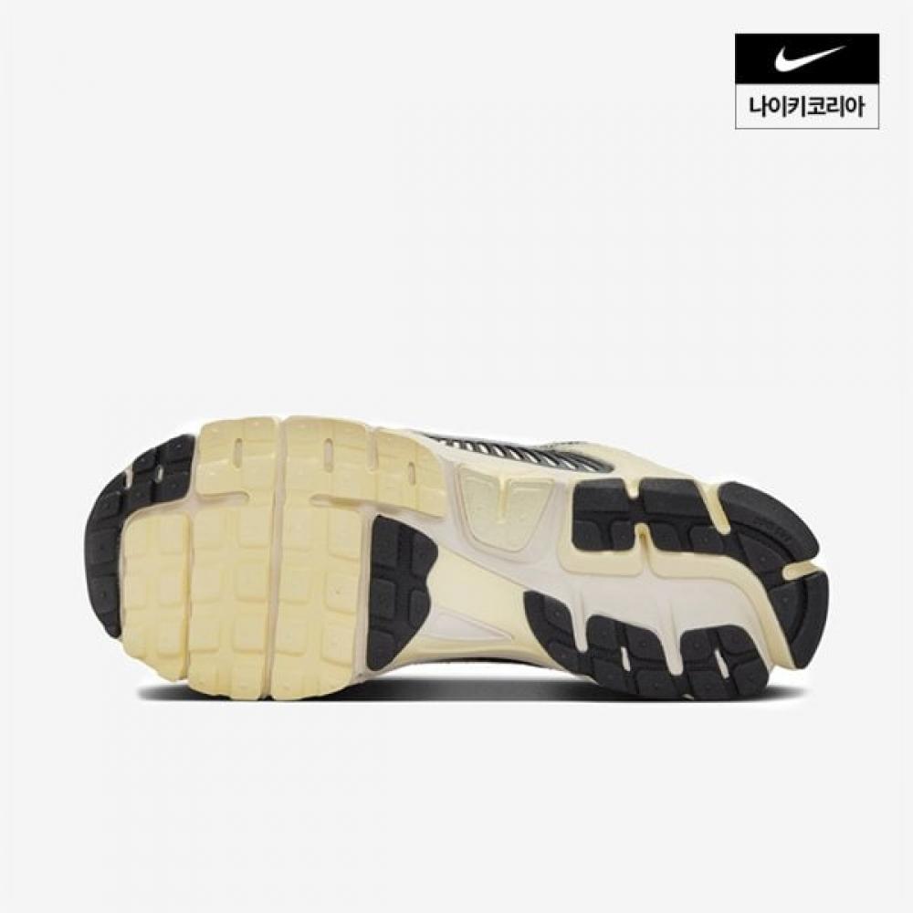 Nike Men S Zoom Vomero 5 Hf1553 701