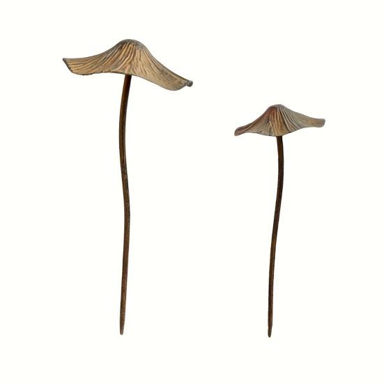 Metal Mushroom Garden Statue Rust-Proof Iron Mushroom Stake Outdoor Flower Patio Lawn Yard Pot Decoration for
