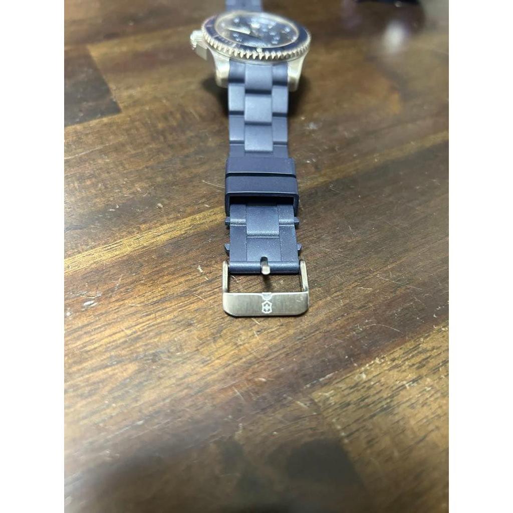 Used Victorinox Maverick Diver's Watch Navy