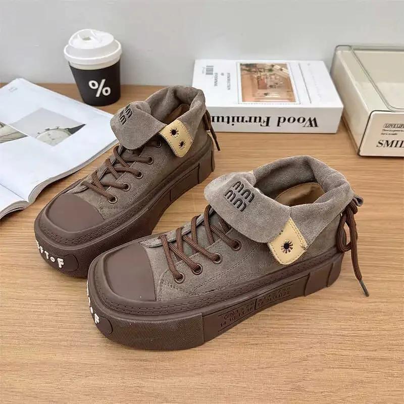 

Женские ботинки 2024 года, матовая кожа, отворот, высокие повседневные туфли с буквенным принтом, толстая подошва, ретро-шнуровка, увеличивающая рост, обувь для скейтбординга 37