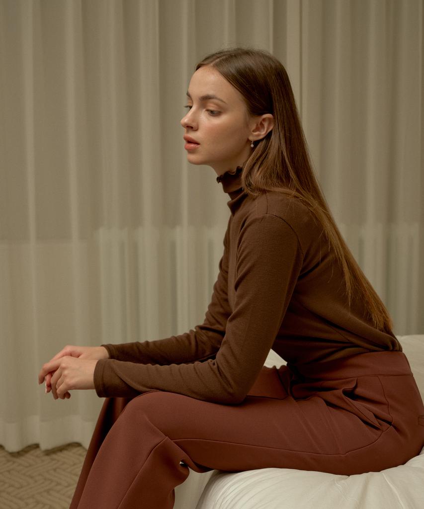 BIBYSEOB Neck Point Turtleneck Mocha Brown [T43]