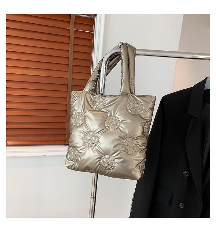 

Fashionable Street Style Women s Shoulder Bag 2024 Winter New Pu Material Handheld Bag золотий