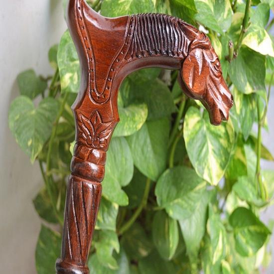 Bengala de madeira esculpida à mão para cavalo Bengala de madeira feita à mão para cavalheiro ou senhora