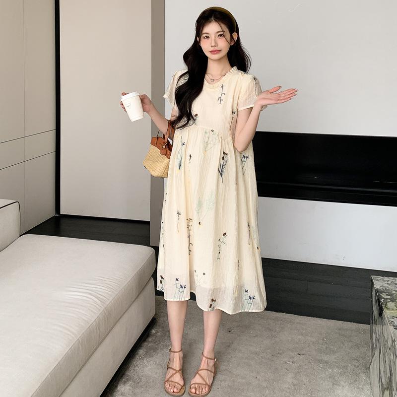 2026 Summer Korean Maternity Dress: Fresh Embroidered Flowers, Age-Reducing, Loose Fit, Belly-Covering Skirt