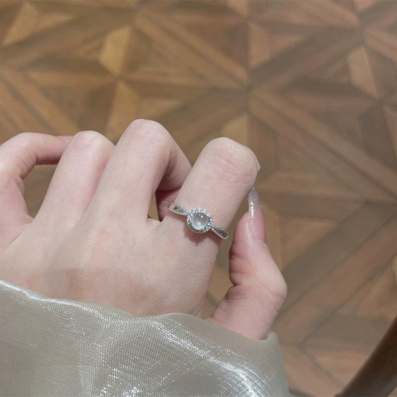 Xiaohongshu Bestseller: Women s Adjustable White Jade and Zirconia Ring - Luxurious, Versatile Design Open Adjustable