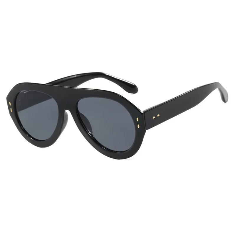 

Oversized Vintage Sunglasses Women Men Brand Designer Retro Red Round Rivet Sun Glasses Female Fashion Outdoor Glasses UV400 only 1pcs sunglasses черный серый