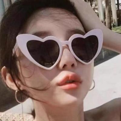 Heart-Shaped Women's Fashion Sunglasses for Parties and Beach Photography