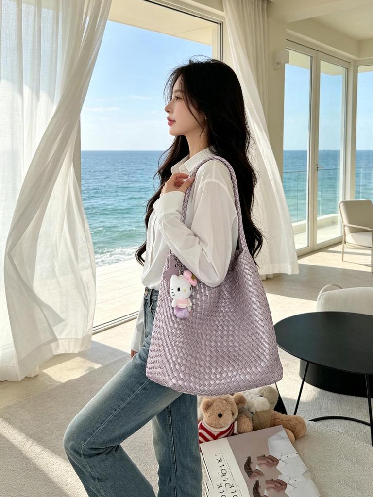 Pearl White Hand-Woven Tote Bag - Large Capacity Commuter Shoulder Bag for Women, Relaxed Feel, Elegant Design