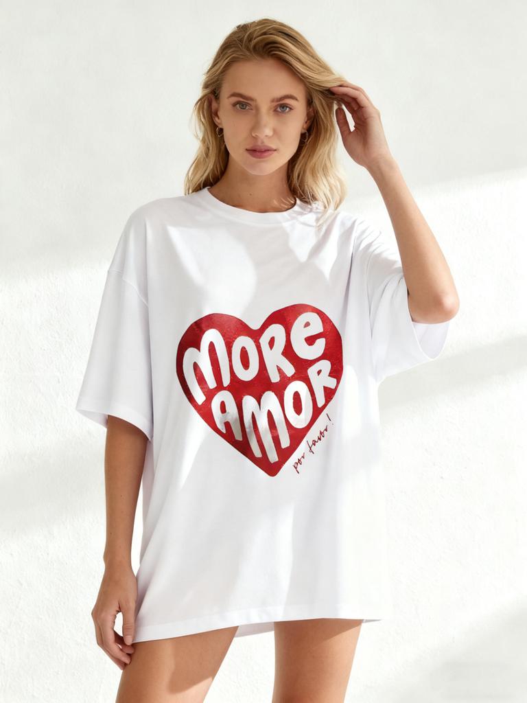 Oversize Women's Short-Sleeve T-Shirt with Red Heart and "MORE AMOR" Text Print